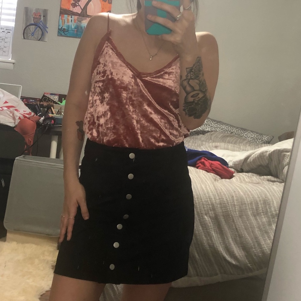 Black button skirt